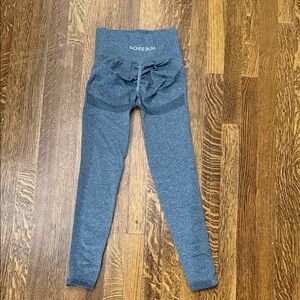 PChee Bum Gray Leggings